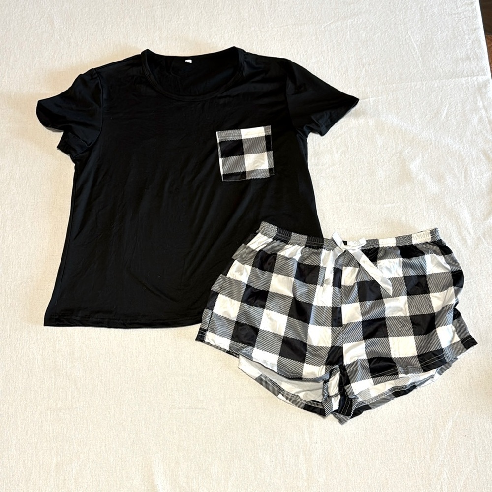 Chic Black and‎ White Striped Shorts Women Size XL